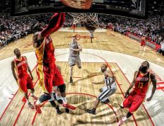 开云体育APP下载-当塞纳河的数据洪流冲垮斗牛士，一场没有硝烟的绿色征服