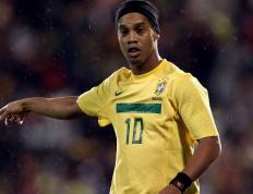 开云体育平台APP-领奖台上的硝烟与篮筐下的寂静，当F1争冠夜遇见文班亚马的统治力