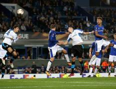 开云体育在线-曼联客场战平托特纳姆热刺，进入艰苦拼搏阶段