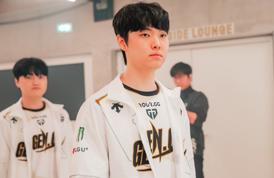 开云体育下载-包含TL碾压FLY，Chovy操刀奇招英雄翻盘强强对话入围赛，让粉丝疯狂欢呼的词条