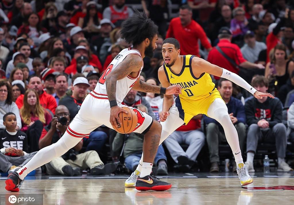 开云体育-包含步行者客场战胜篮网，西蒙斯双20+表现的词条