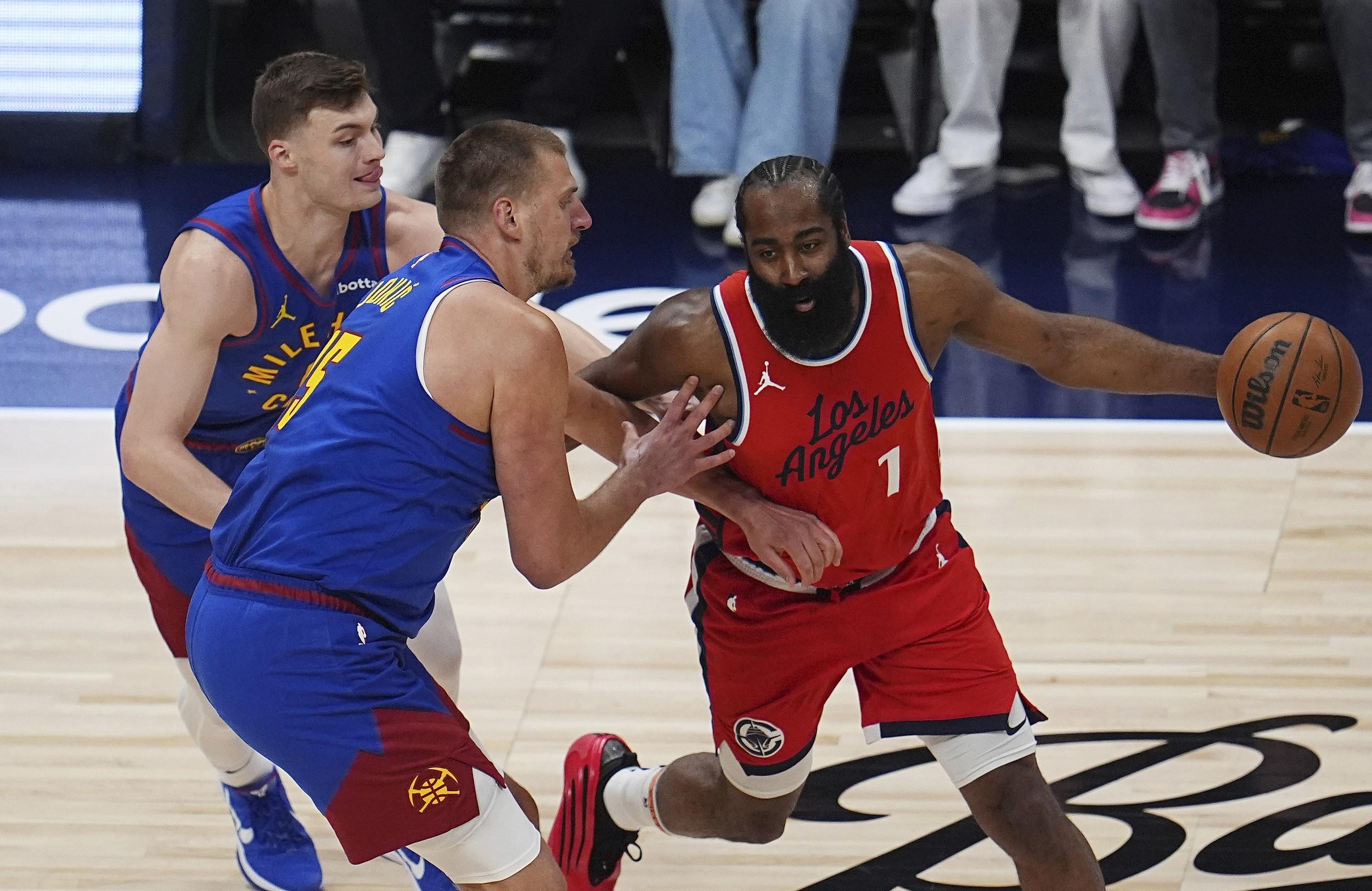 开云APP-雄鹿击败马刺继续领跑东部