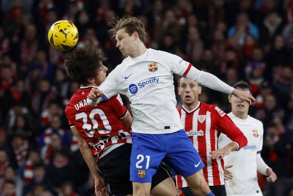 开云平台-巴塞罗那球员受伤出局，球队面临挑战