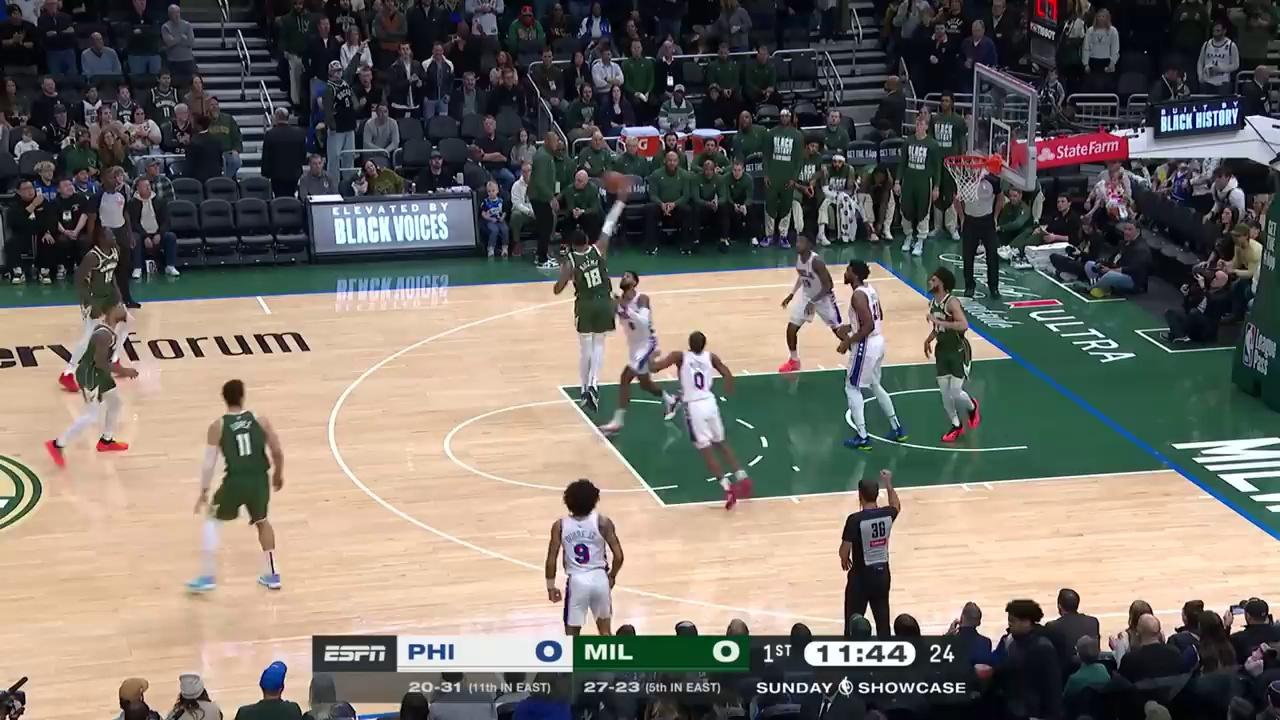 开云下载-开拓者客场胜76人,利拉德狂砍40分