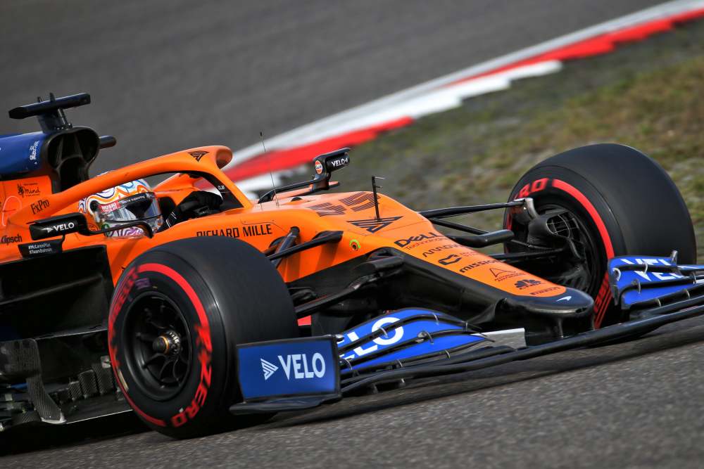 开云体育app-迈凯伦轻取梅赛德斯，塞恩斯高光表现