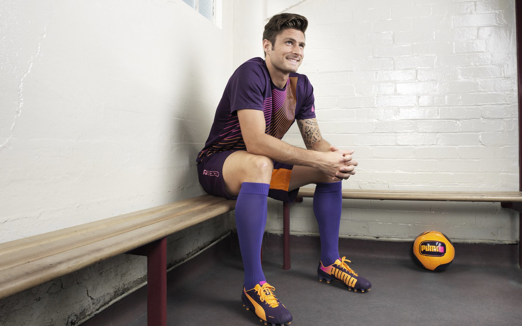 开云体育下载-陨落深渊一周后，他在最不可能的地方完成唯一救赎，拉沃尔杯奇迹夜