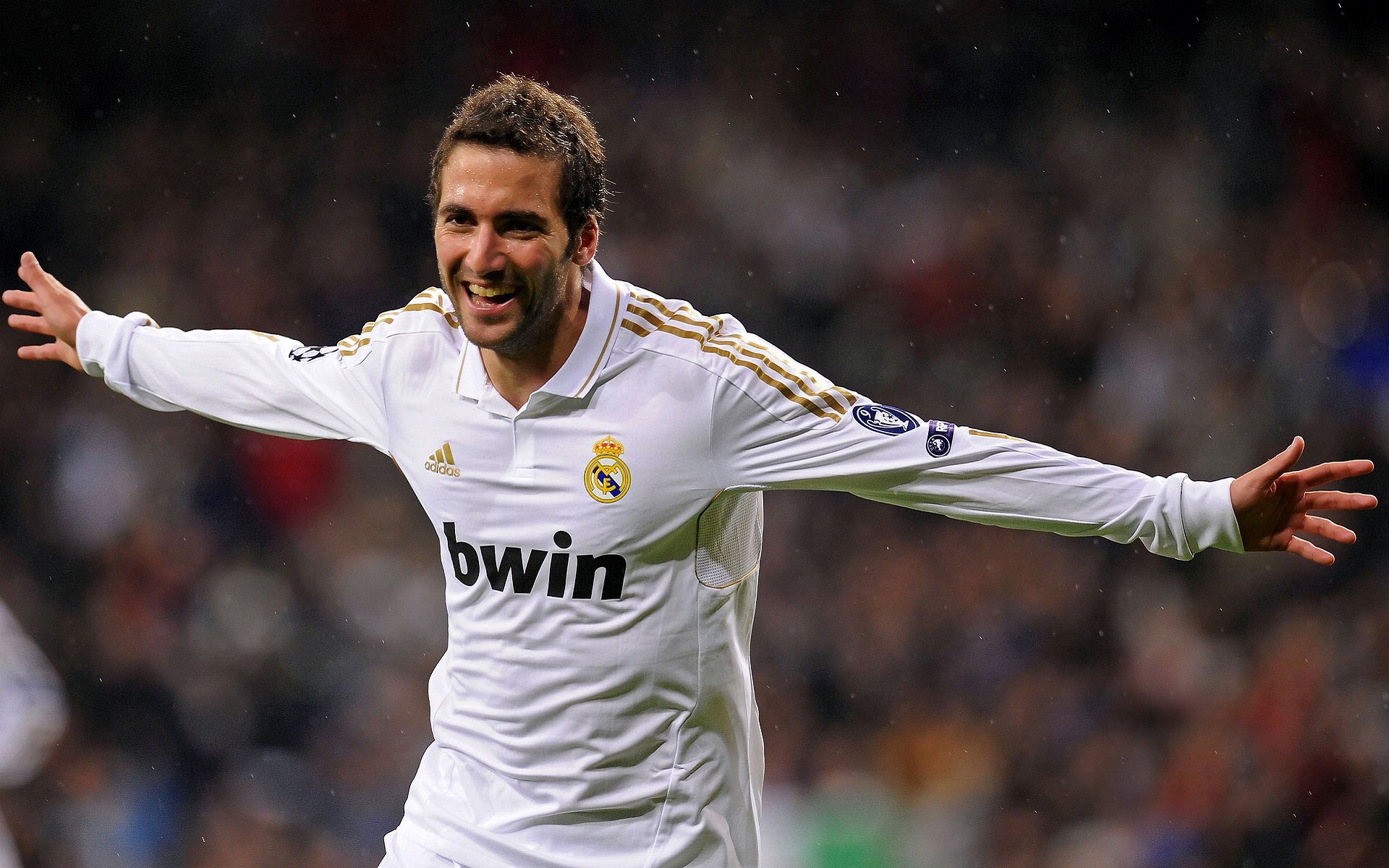 开云官方app入口-时代并行的英雄叙事，当C罗点燃卢赛尔，许昕扛起国乒