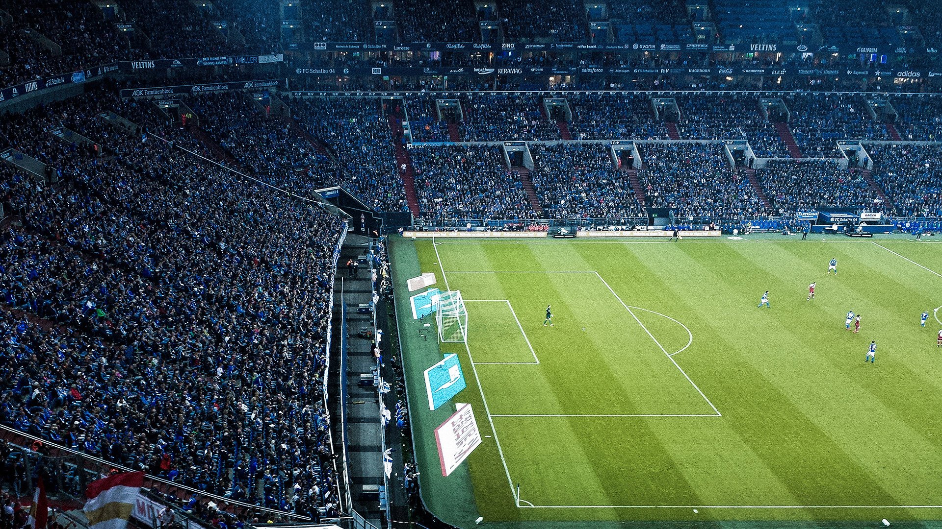 开云官网-黄鸭暗渡，当静默的东方美学在巴黎喧嚣中重新定义胜利